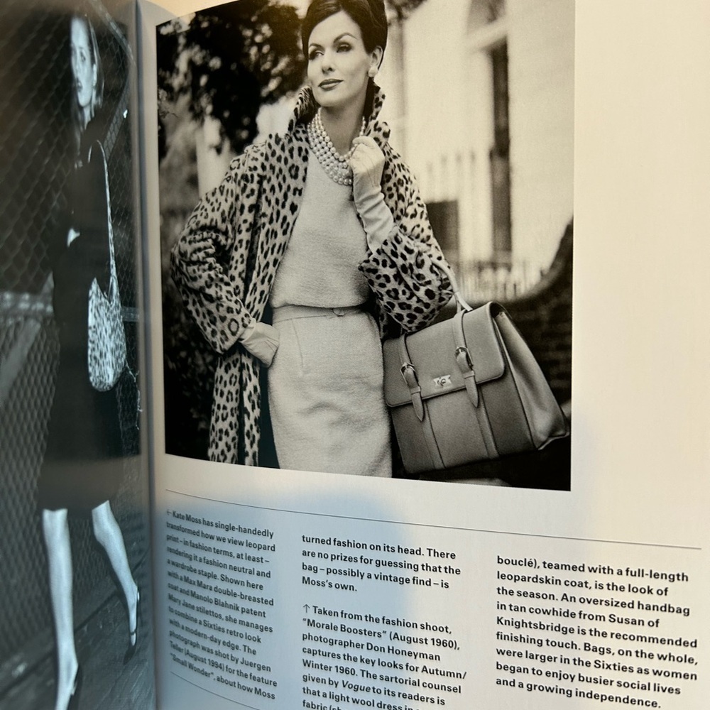 Vogue Essentials Handbags Book - Picture 2 of 5